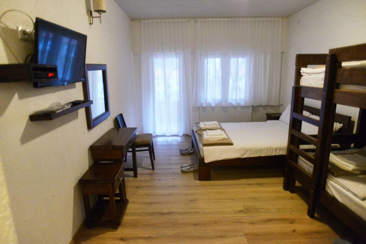 Restoran Sa Prenocistem Gornjak Krepoljin Εξωτερικό φωτογραφία